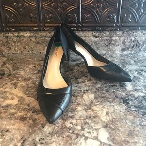 NWOT Nine West Black Pumps 👠